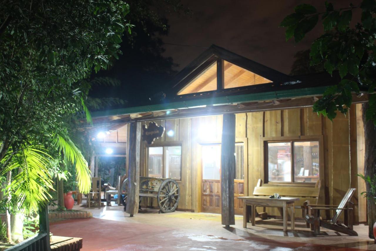 Palo Rosa Lodge Puerto Iguazu Exterior photo